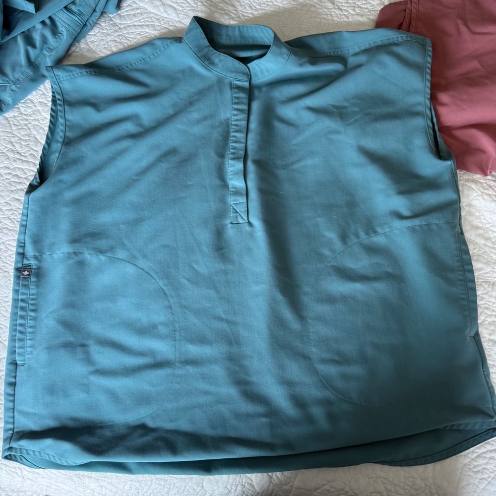 FIGS Scrub Lot 4 Pc Large Yola Pants Sleeveless Tops Pink + Teal Medical 2 sets - Picture 8 of 12